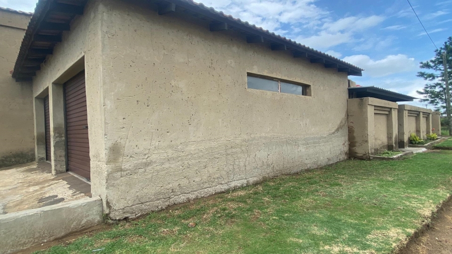 6 Bedroom Property for Sale in Zamdela Free State